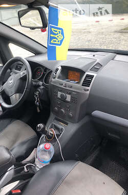 Минивэн Opel Zafira 2006 в Луцке