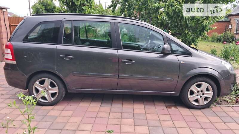 Минивэн Opel Zafira 2012 в Киеве фото 2 Минивэн Opel Zafira 2012 в Киеве