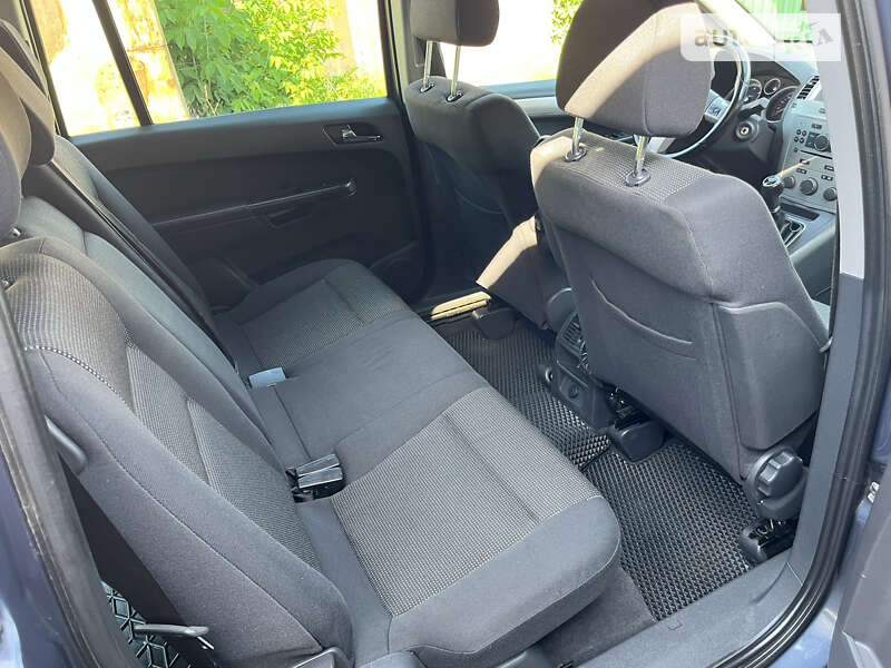 Минивэн Opel Zafira 2009 в Полтаве