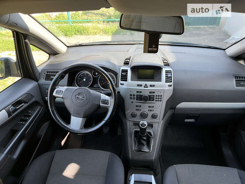 Минивэн Opel Zafira 2009 в Полтаве