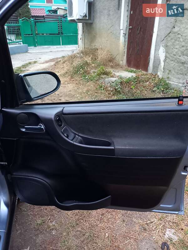 Мінівен Opel Zafira 2003 в Могилів-Подільському фото 6 Мінівен Opel Zafira 2003 в Могилів-Подільському