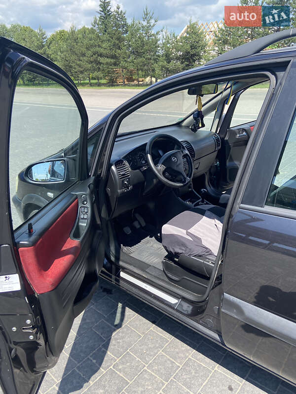 Минивэн Opel Zafira 2001 в Самборе