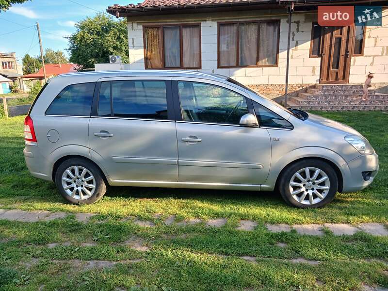 Мінівен Opel Zafira 2009 в Локачах