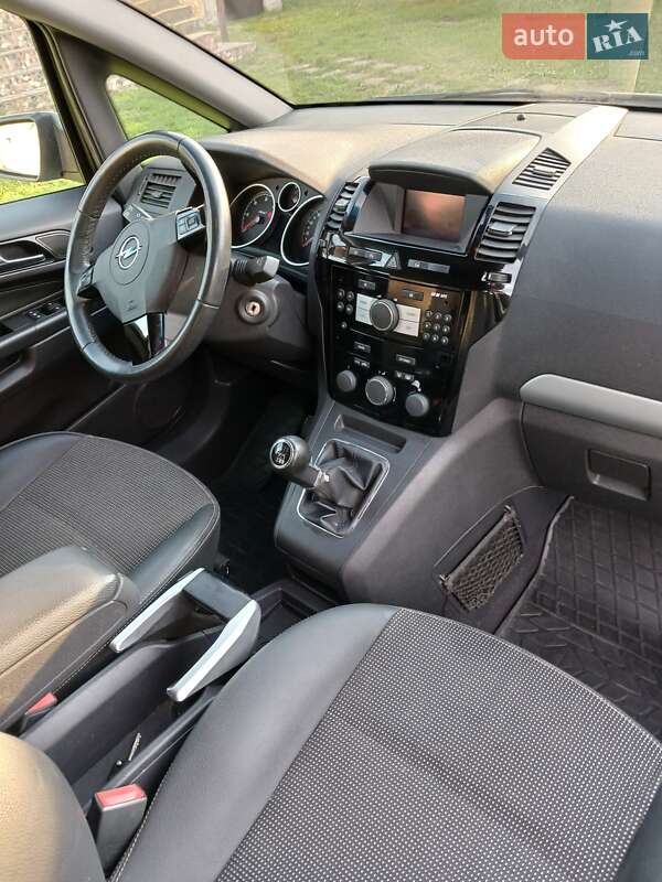 Мінівен Opel Zafira 2009 в Локачах