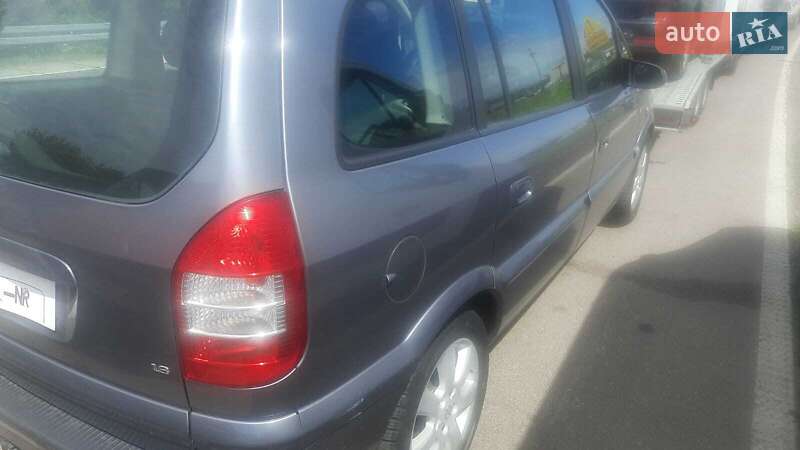 Мінівен Opel Zafira 2005 в Києві