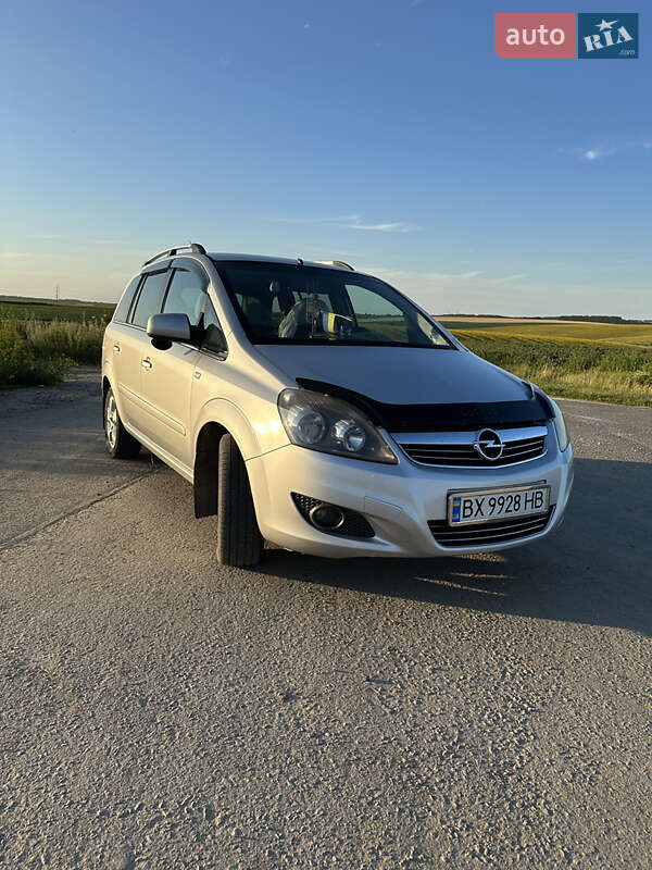 Минивэн Opel Zafira 2011 в Каменец-Подольском