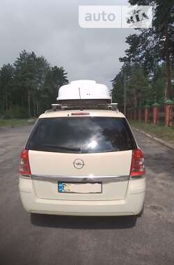 Микровэн Opel Zafira 2014 в Новояворовске