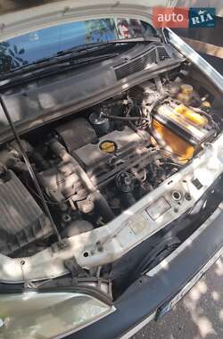 Минивэн Opel Zafira 2001 в 
