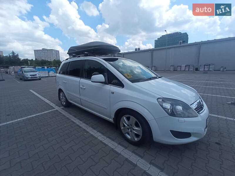 Opel Zafira 2011