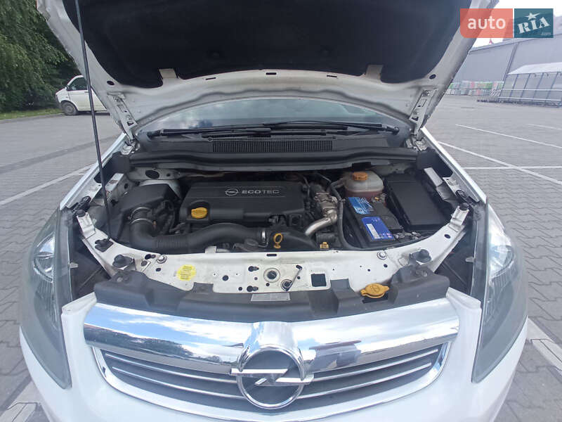 Минивэн Opel Zafira 2011 в Хмельнике