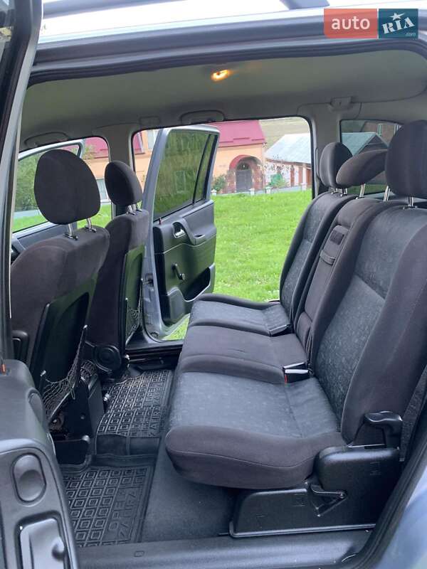 Мінівен Opel Zafira 2000 в Львові