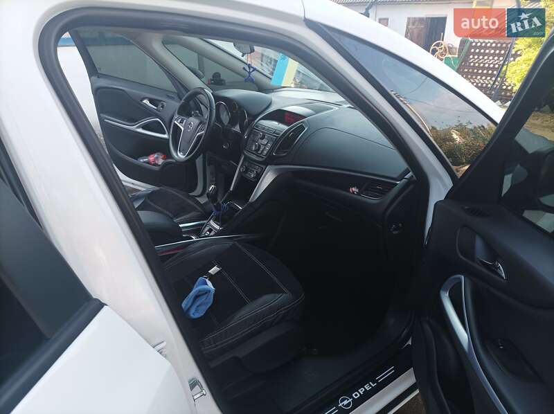 Мінівен Opel Zafira 2013 в Старокостянтинові