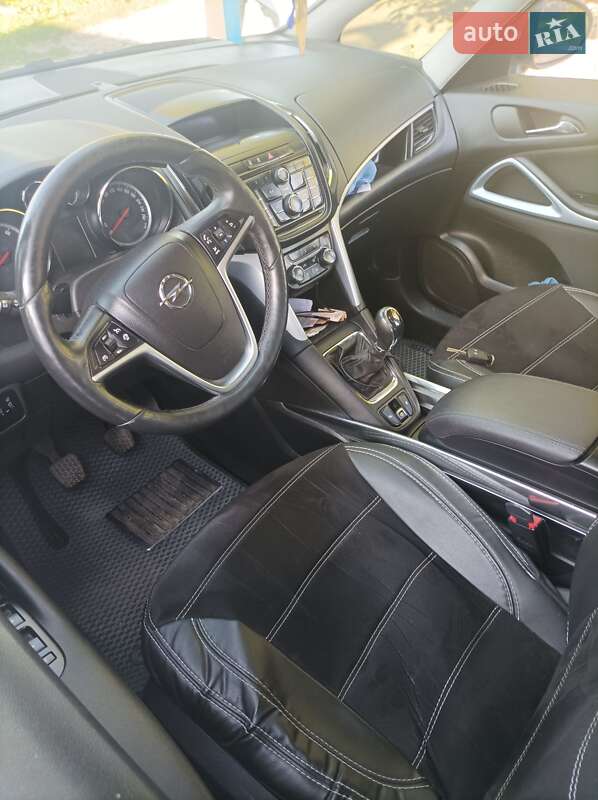 Мінівен Opel Zafira 2013 в Старокостянтинові