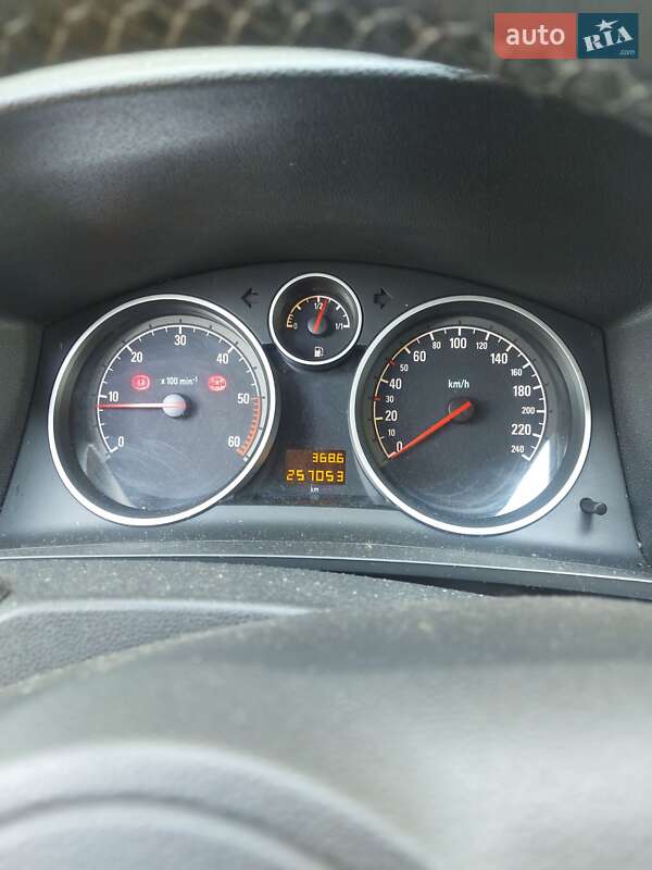 Мінівен Opel Zafira 2012 в Славутичі