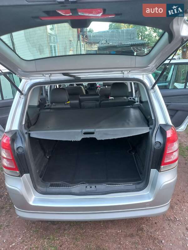 Мінівен Opel Zafira 2010 в Коростені