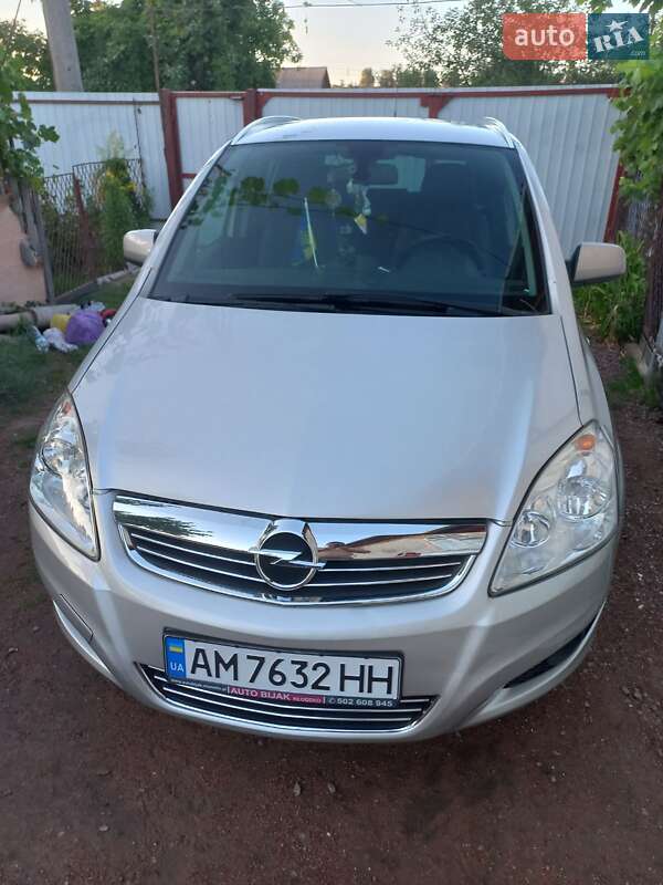 Мінівен Opel Zafira 2010 в Коростені