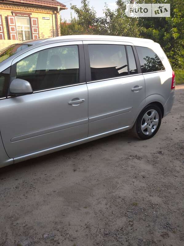 Мінівен Opel Zafira 2010 в Кременчуці