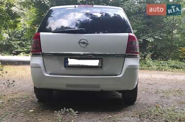 Минивэн Opel Zafira 2011 в 