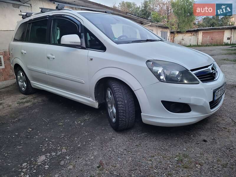 Мінівен Opel Zafira 2011 в Калуші