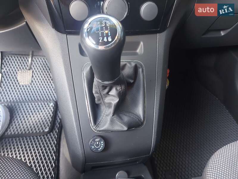 Мінівен Opel Zafira 2010 в Дніпрі