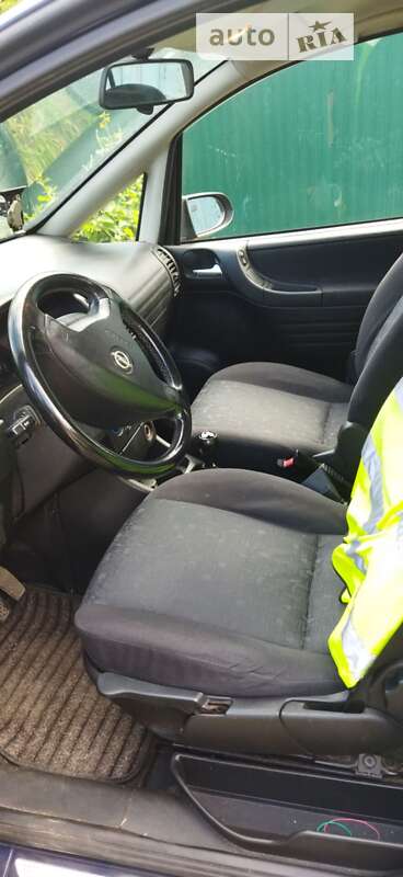 Минивэн Opel Zafira 2002 в Харькове