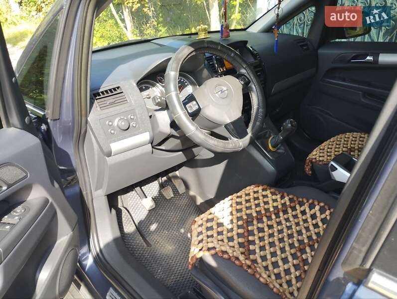 Мінівен Opel Zafira 2010 в Львові
