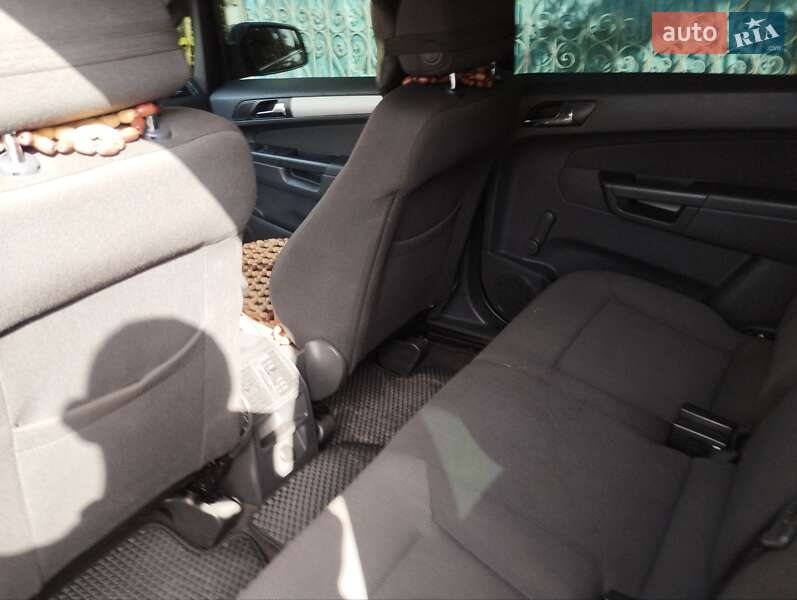 Мінівен Opel Zafira 2010 в Львові