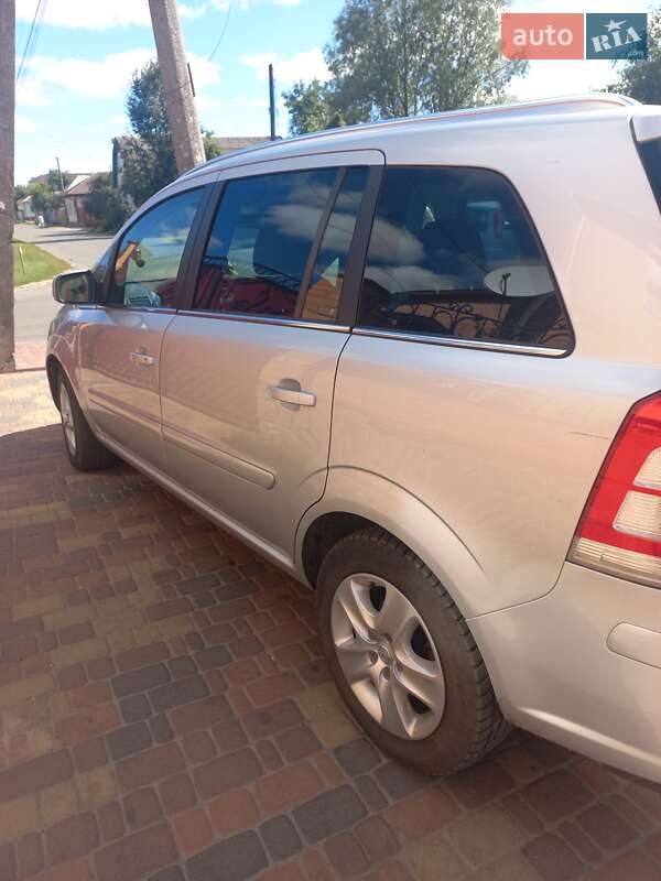 Мінівен Opel Zafira 2011 в Ніжині фото 7 Мінівен Opel Zafira 2011 в Ніжині