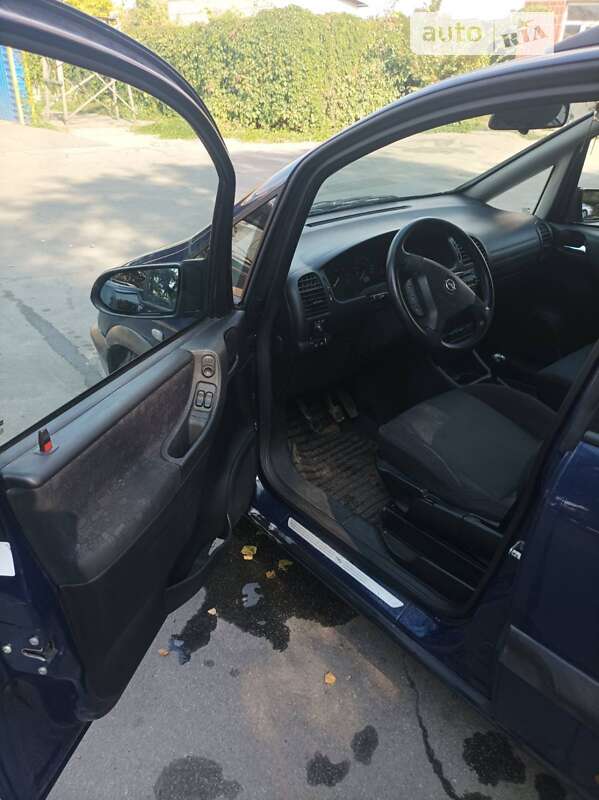 Минивэн Opel Zafira 2002 в Харькове