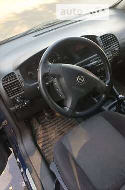 Минивэн Opel Zafira 2002 в 
