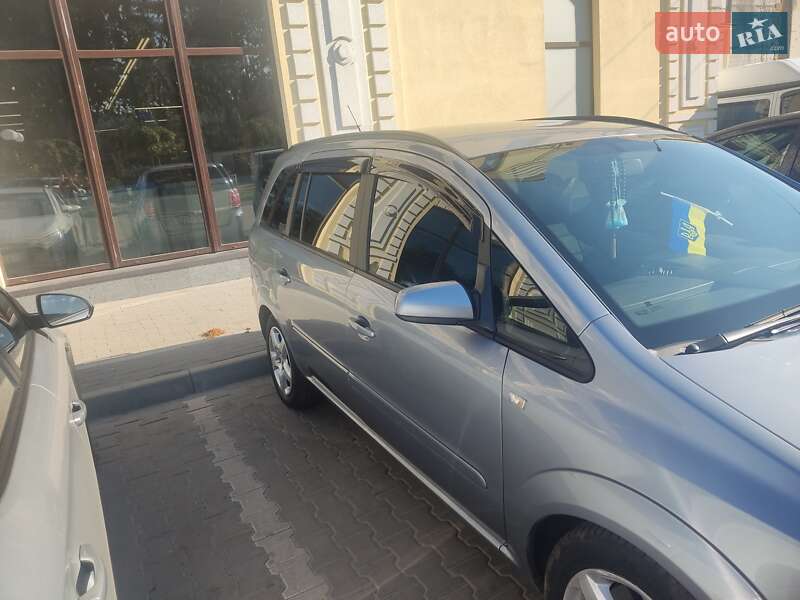 Минивэн Opel Zafira 2007 в Ирпене