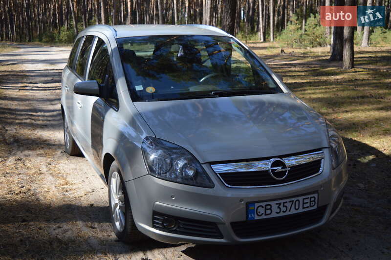 Минивэн Opel Zafira 2007 в Сновске