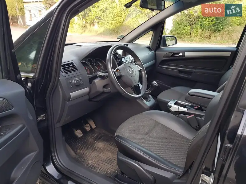 Минивэн Opel Zafira 2009 в 