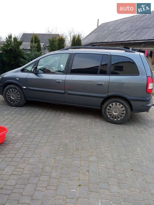 Минивэн Opel Zafira 2004 в Яворове
