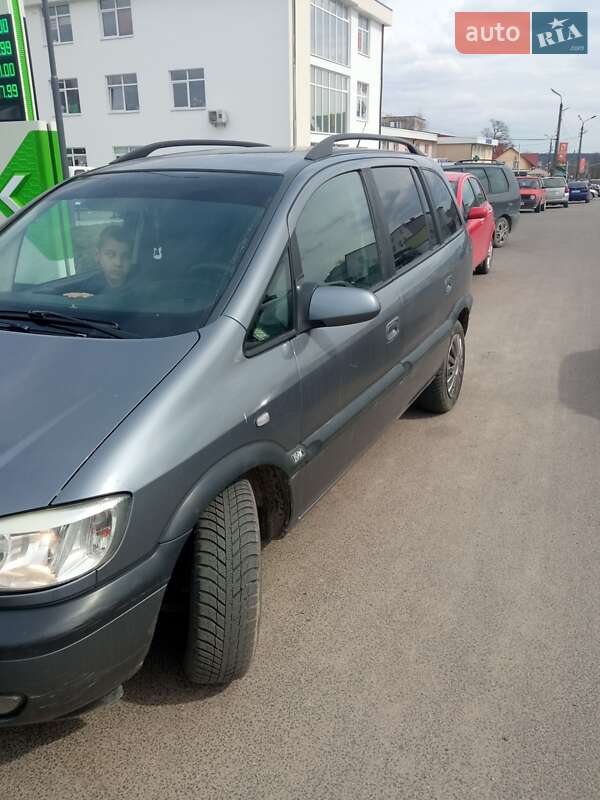 Минивэн Opel Zafira 2004 в Яворове