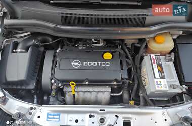 Минивэн Opel Zafira 2010 в Киеве