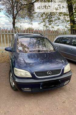 Минивэн Opel Zafira 2001 в Коростене