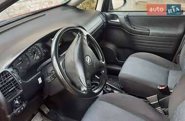 Минивэн Opel Zafira 2000 в Ровно