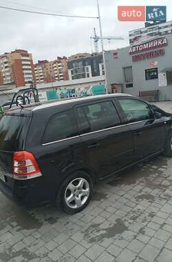 Минивэн Opel Zafira 2008 в 