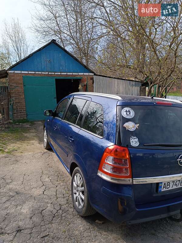 Минивэн Opel Zafira 2009 в Виннице