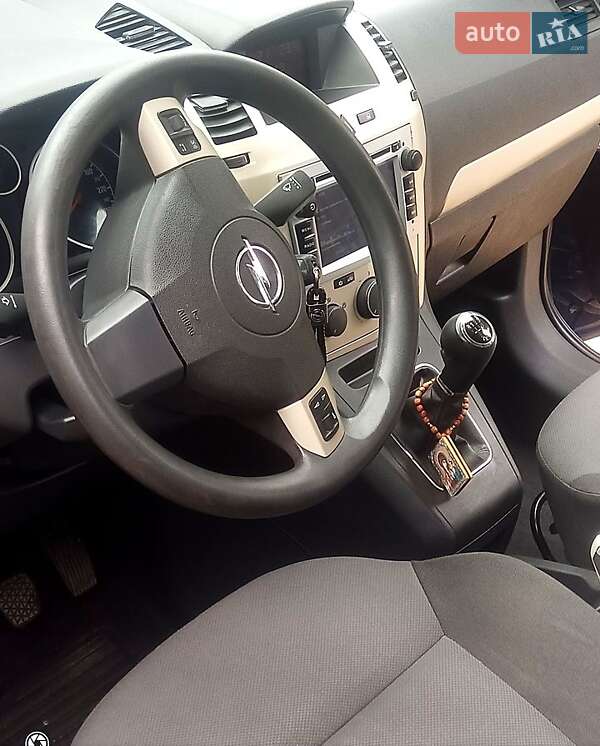 Минивэн Opel Zafira 2008 в Лубнах