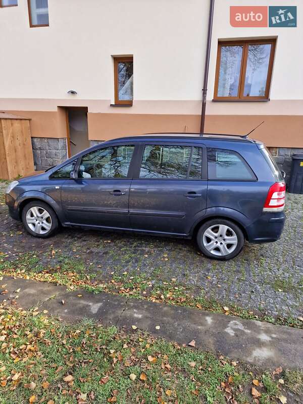 Минивэн Opel Zafira 2008 в Луцке