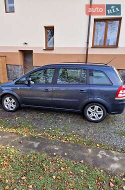Минивэн Opel Zafira 2008 в 