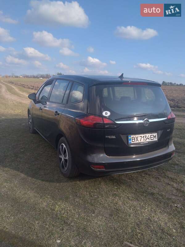 Opel Zafira 2016