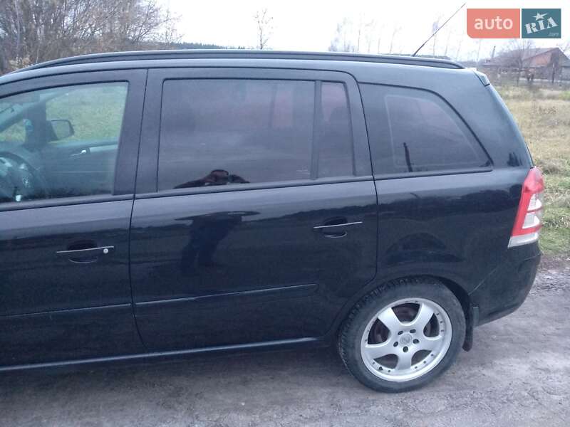 Мінівен Opel Zafira 2010 в Полтаві