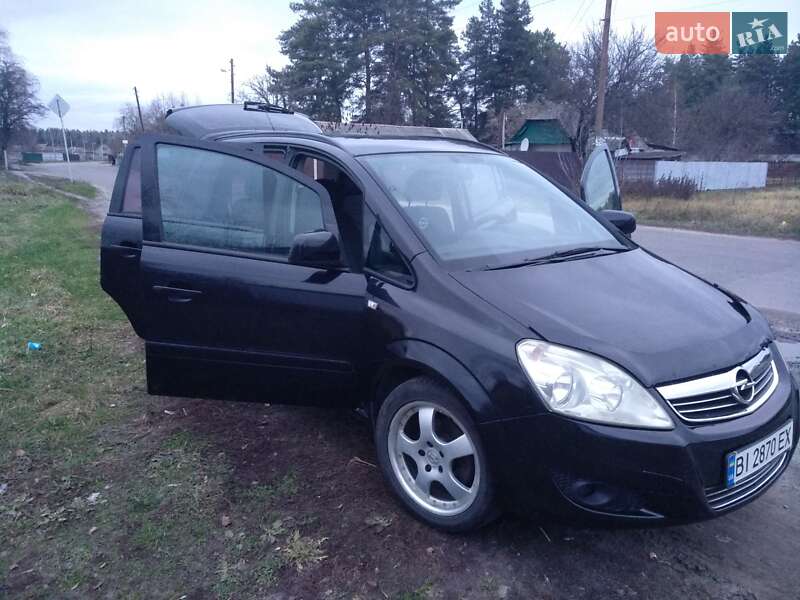 Мінівен Opel Zafira 2010 в Полтаві