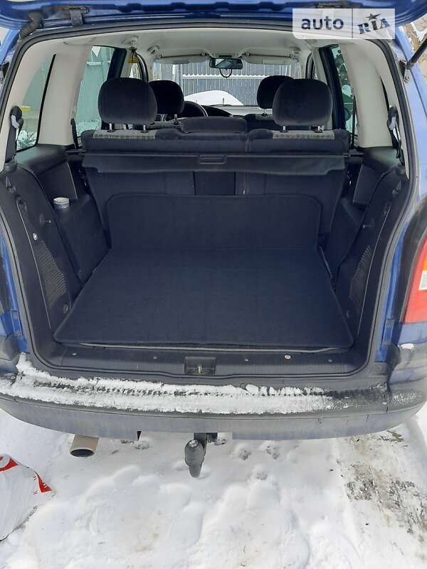 Минивэн Opel Zafira 2002 в Луцке