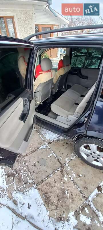 Мінівен Opel Zafira 2003 в Сокирянах