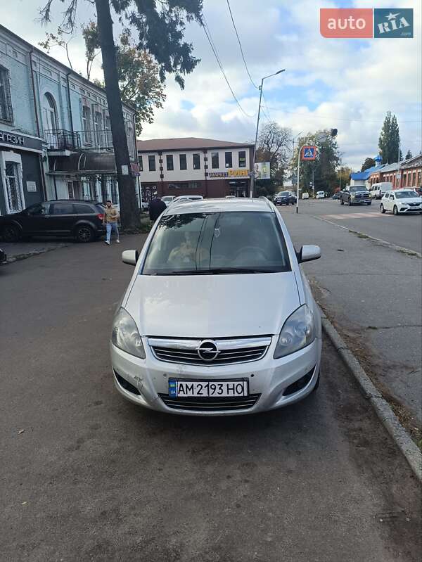 Opel Zafira 2011