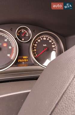 Минивэн Opel Zafira 2007 в Староконстантинове